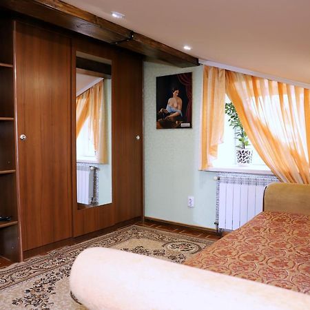 Apartment In Old Town On Zarvanska St Kamianets-Podilsky Extérieur photo